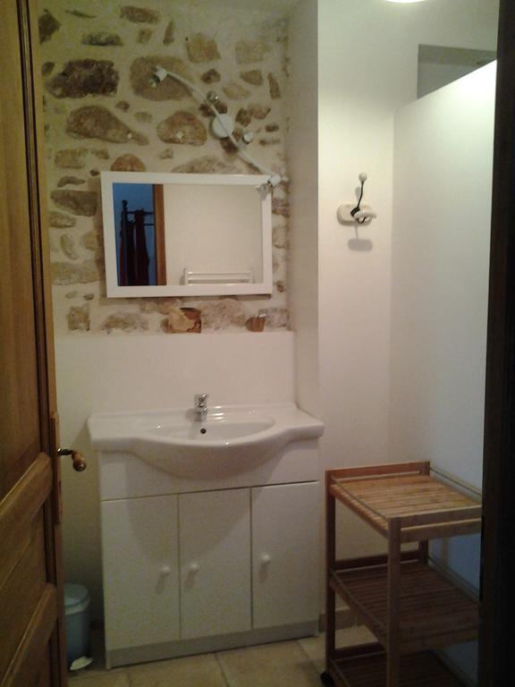 Le Mas De La Musardiere Chambres D Hotes Les Assions Room photo