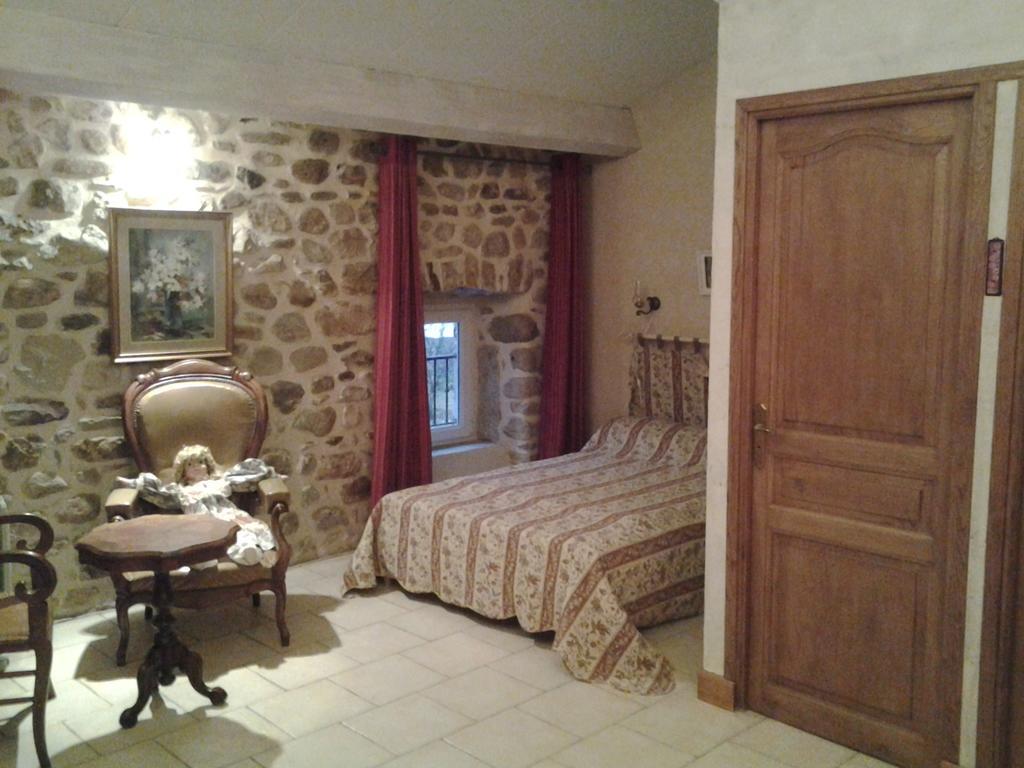 Le Mas De La Musardiere Chambres D Hotes Les Assions Room photo